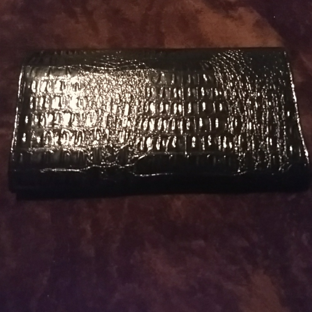 Beautiful Clutch!!! - Picture 3 of 4